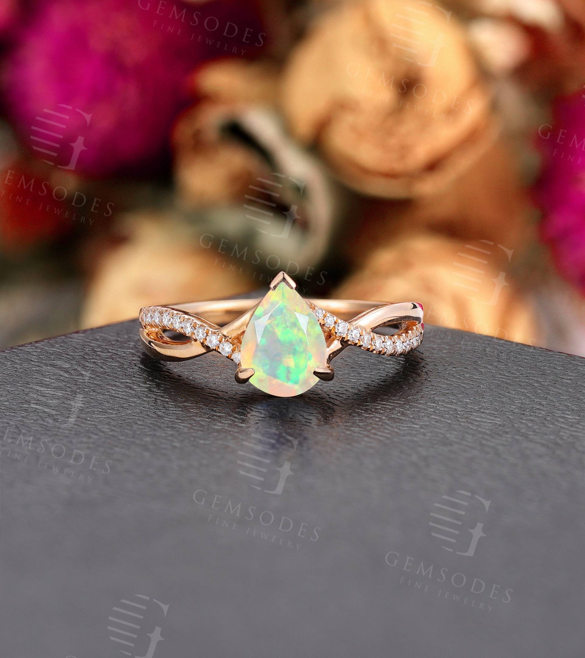 Vintage Opal Verlobungsring, Antik Pear Cut Rose Gold Ring, Art Deco Verdrehter Ehering, Einzigartiger Moissanite Brautring, Jubiläumsring von GemsOdes