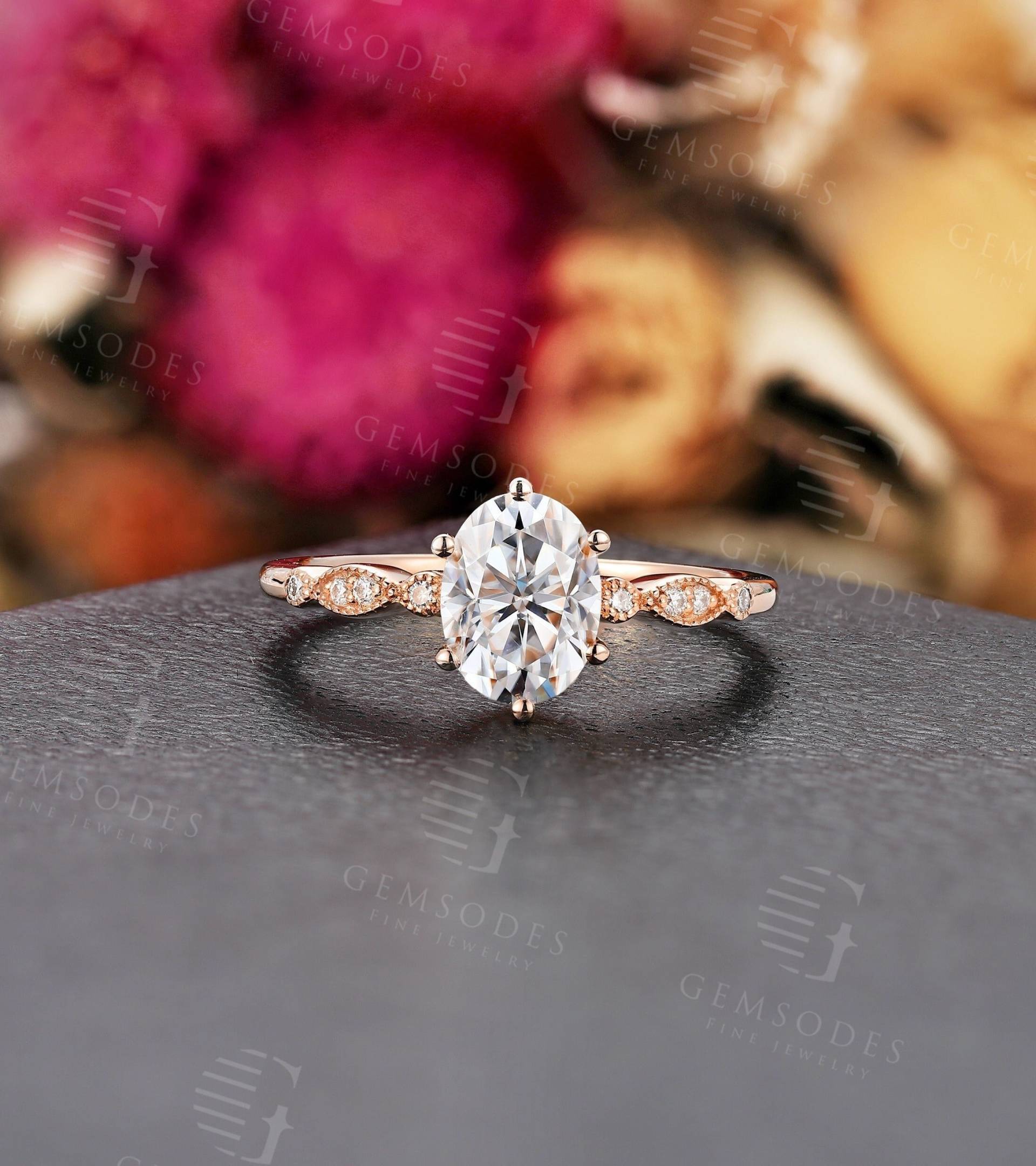 Vintage Ovaler Moissanit Verlobungsring Art Deco Diamant Ringe Rosegold Halbe Ewigkeit Milgrain Jahrestag von GemsOdes