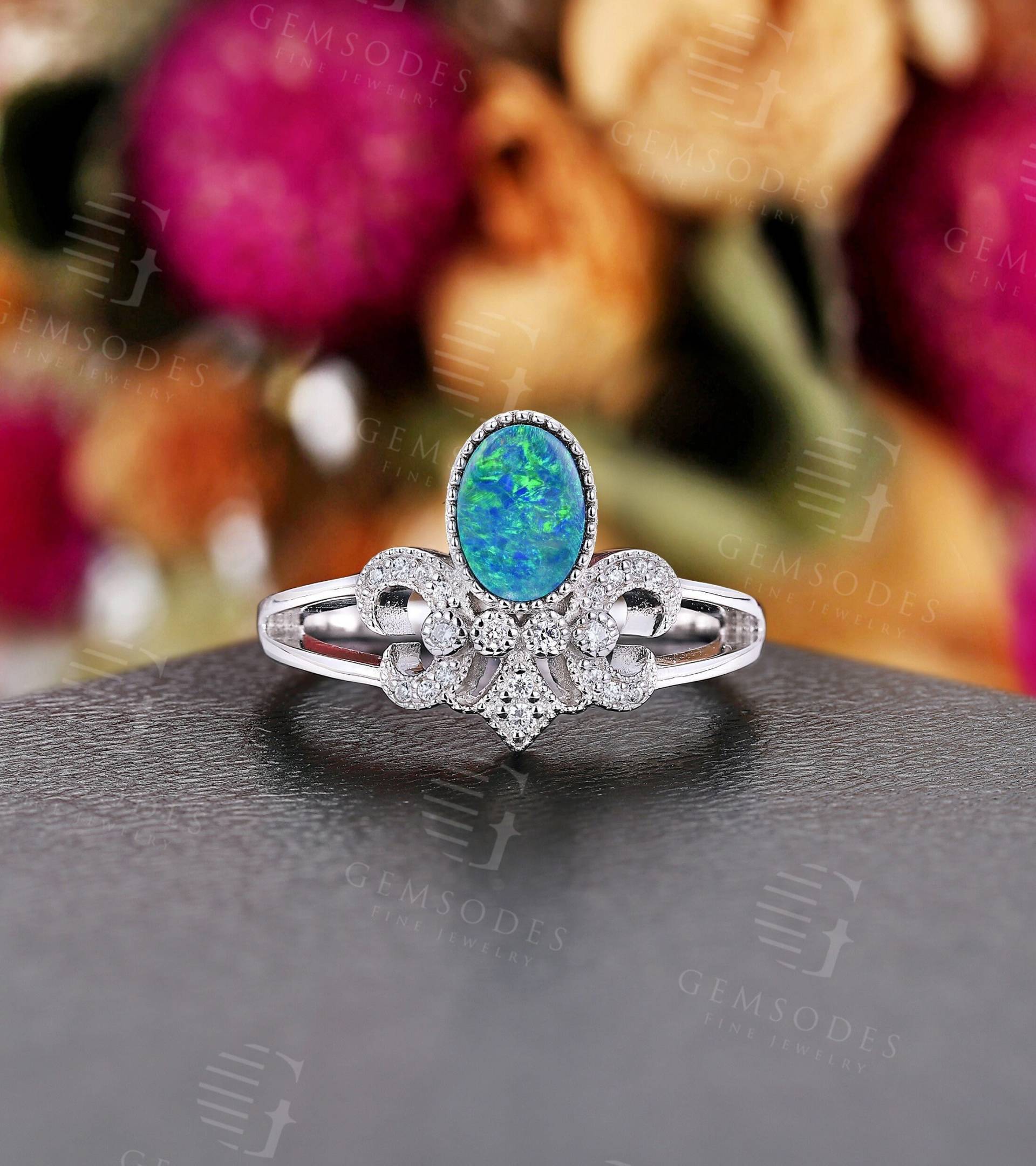 Vintage Ovalschliff Opal Verlobungsring Einzigartiger Weißgoldring Split Milgrain Ring Runder Moissanite Diamantring Versprechen Jubiläumsring von GemsOdes