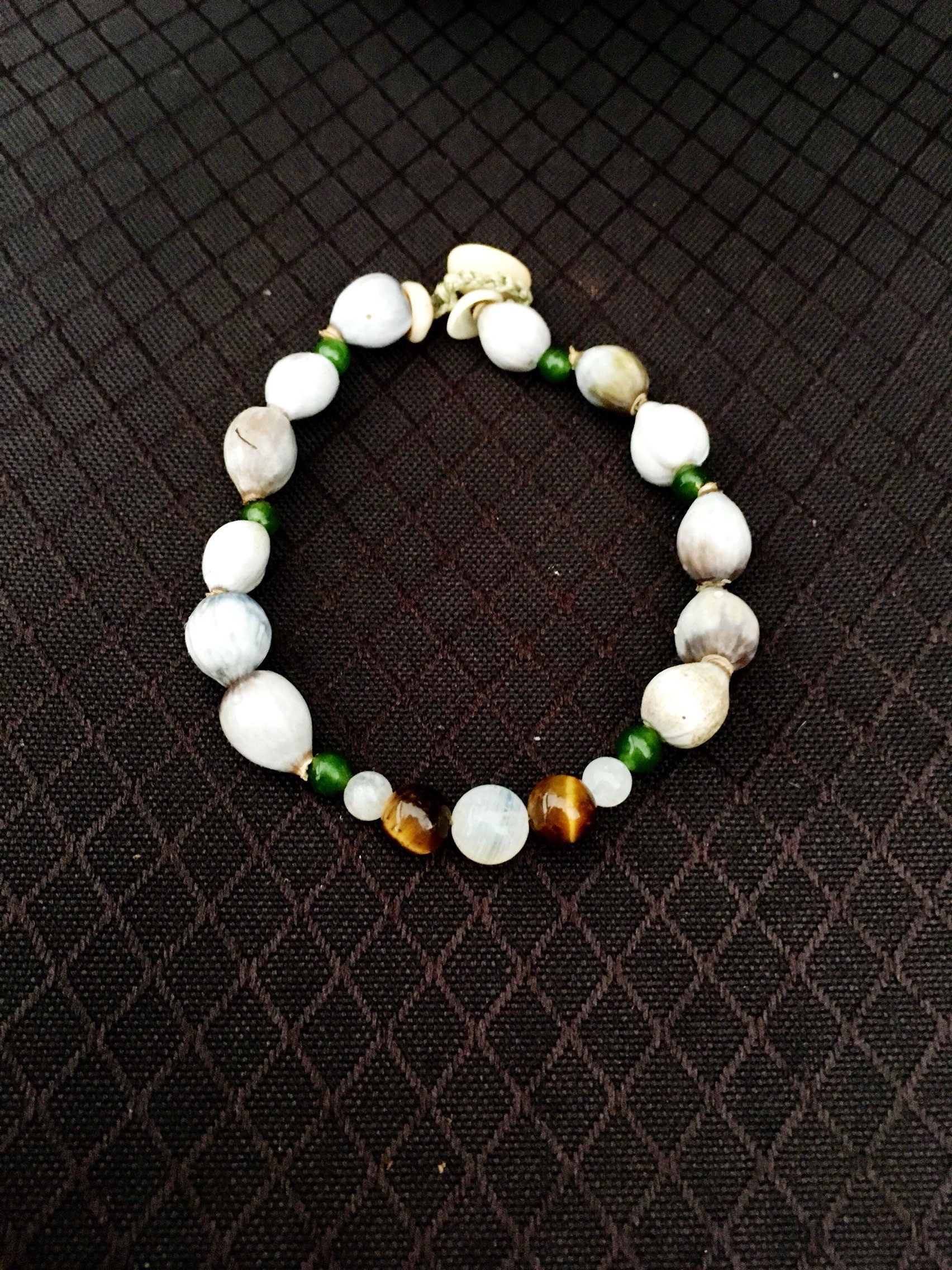 Job Tränen & Edelstein Armband von GemsOfTheEarthAndSea