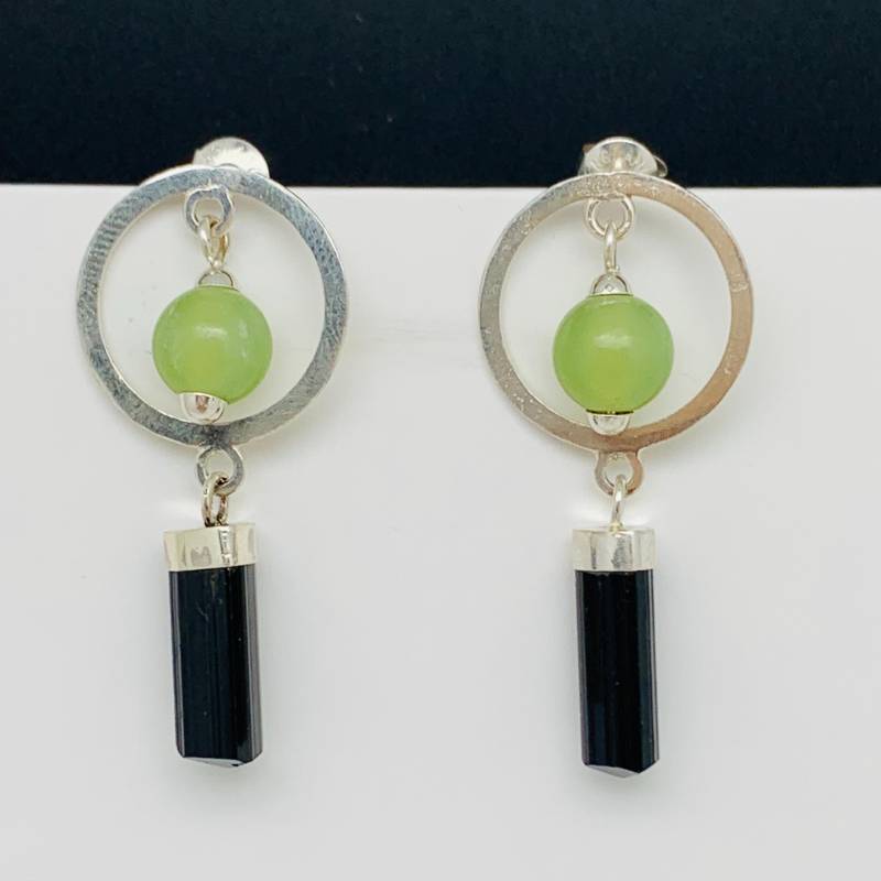 Schwarzer Turmalin Kombiniert Mit Peridot Lang Silber von GemsPro