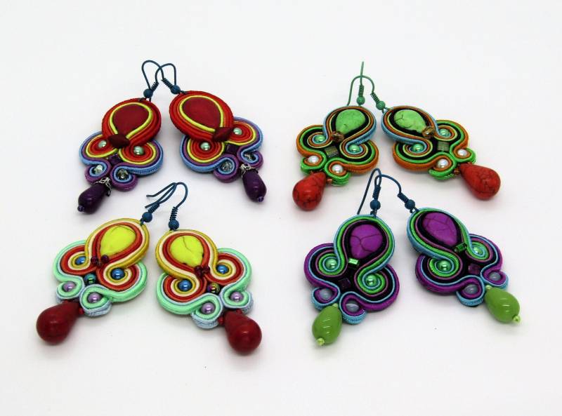 Regenbogen Soutache Ohrringe Mit Teardrop Howlith, Boho & Hippie Schmuck von GemsThreadsAtelier