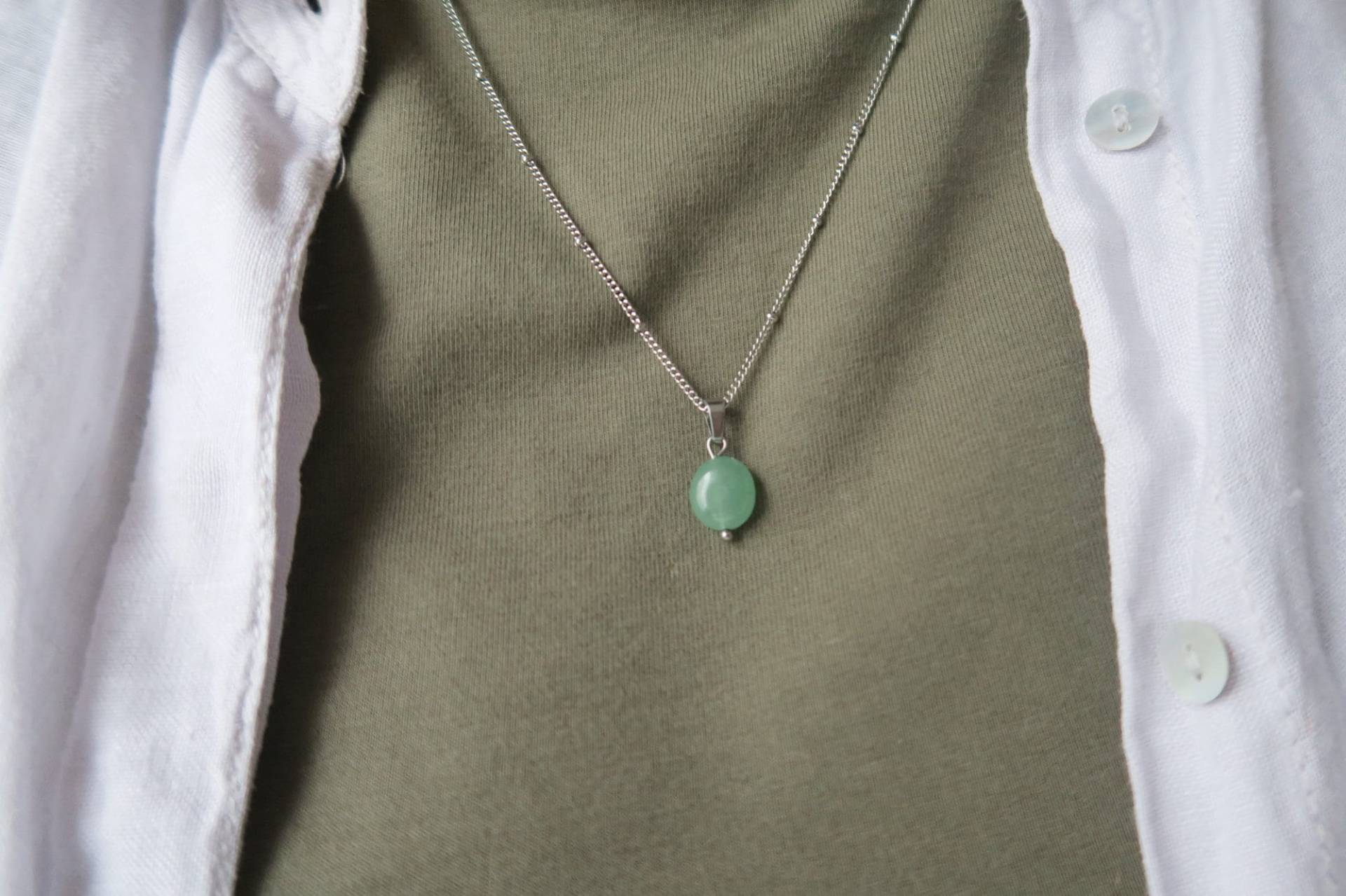 Aventurin Kugel Kette Damen | Grüner Edelstein Anhänger Silber Edelstahlkette Handgefertigt Geschenk Frauen Schmuck Elegant Aventurin Kugel Kette Damen | Grüner Edelstein Anhänger Silber Edelstahlkette Handgefertigt Geschenk Frauen Schmuck Elegant von GemsandHarmony