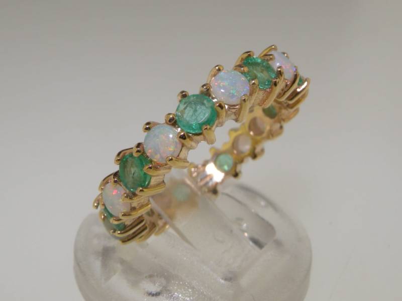 Sofort Versandfertig One Only - Elegant 9K Gelbgold Opal & Smaragd Voll Eternity Jubiläum Ring Finger Größe Us 7, Uk/Aus N, European 54.5 von GemsofLondon