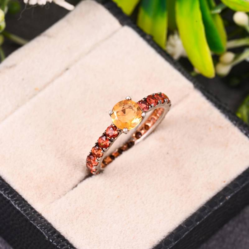 Citrin & Roter Granat Eternity Ring Einzigartiges Design Stapeln Band Trauring Handgemachter Schmuck Für Frauen Vintage Kristall Versprechen von Gemsstudiobysunvesta