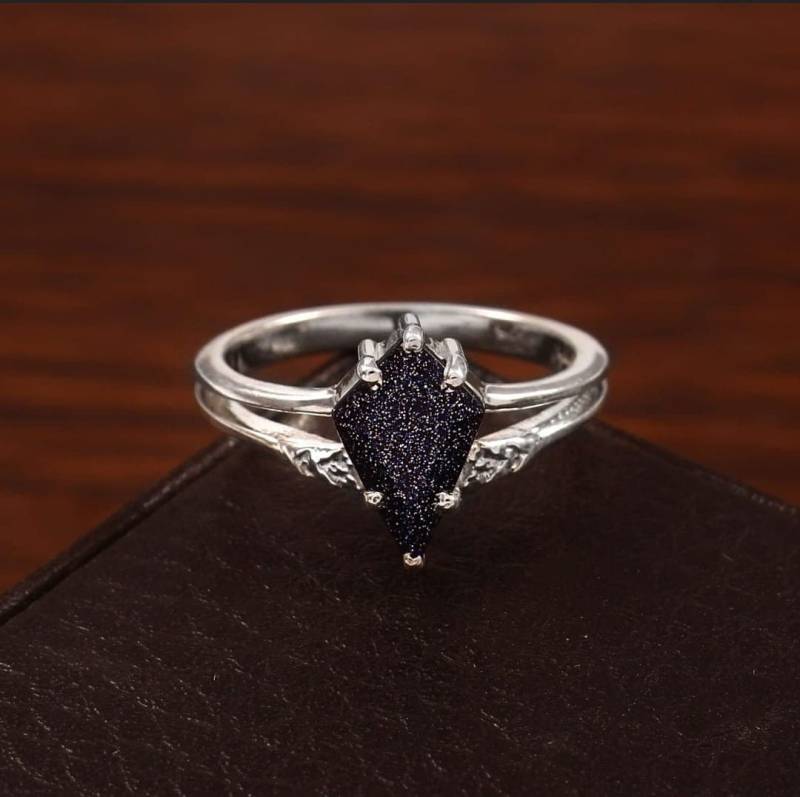 Einzigartiger Blauer Sandstein Ring Verlobungsring Birthstone Brautring Versprechensring Hochzeitsring Weihnachtsring Jahrestagsgeschenk Für Frauen von Gemsstudiobysunvesta