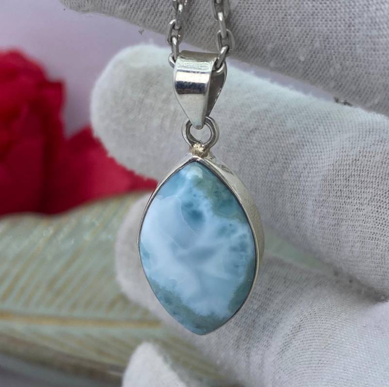 Larimar Edelstein Anhänger Handgefertigter Für Halskette Boho Schmuck Geschenk Sie Marquise Atlantis Stein von Gemsstudiobysunvesta