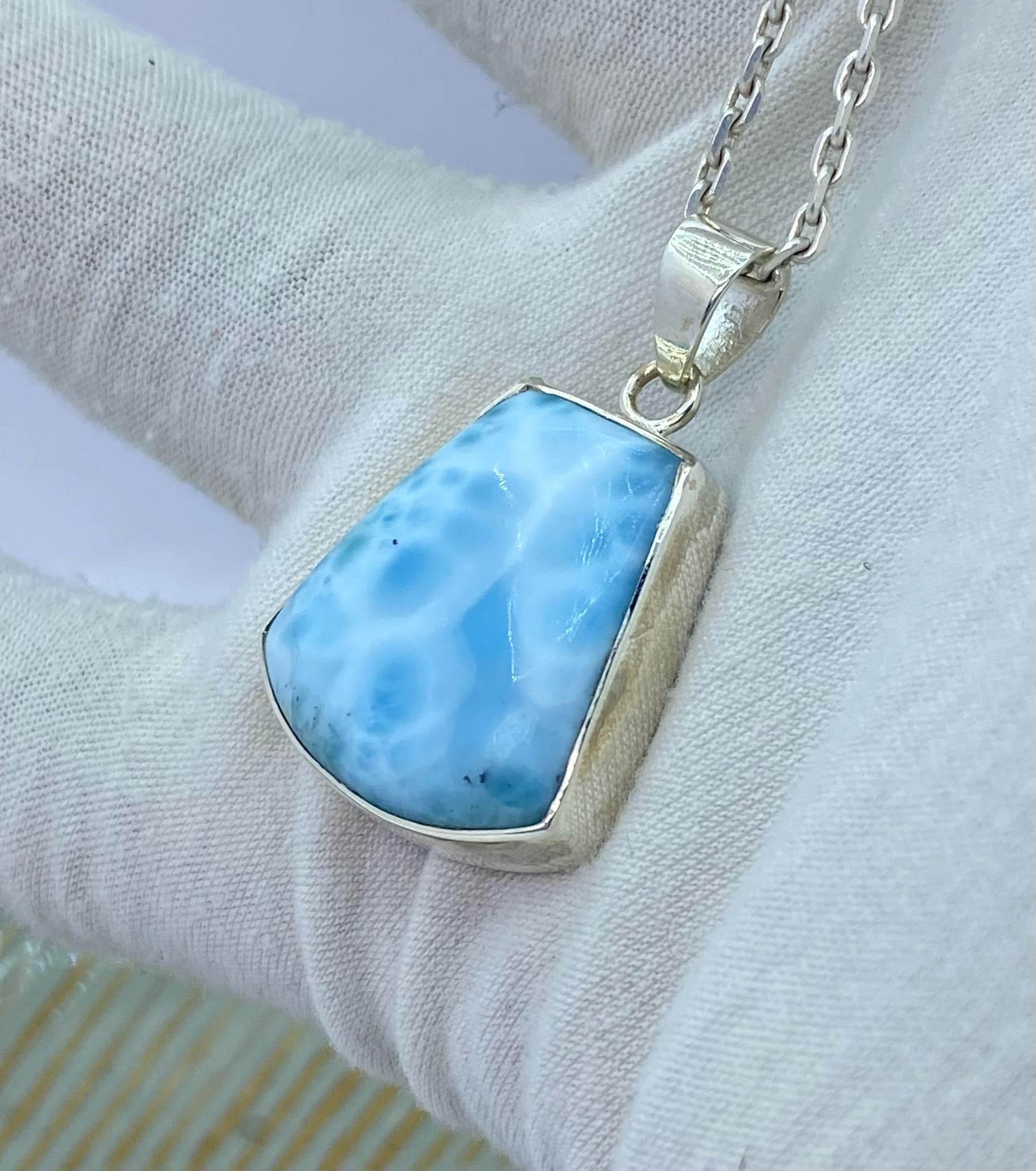 Larimar Hexagon Anhänger Blauer Edelstein 925 Sterling Silber Handgemachter Für Halskette Boho Schmuck von Gemsstudiobysunvesta