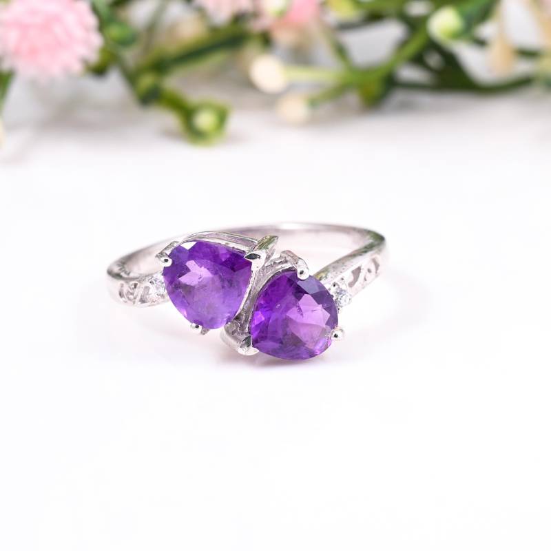 Lila Amethyst Ring Toi Et Moi Einstellbar Birthstone Edelstein Schmuck Perfekte Bester Freund Geschenk Für Frauen Zwei Stein Gif von Gemsstudiobysunvesta