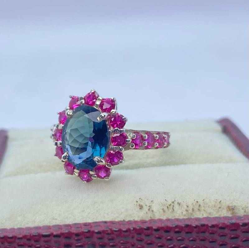 London Blautopas Ring Oval Cut Einzigartige Braut Hochzeit Floral Ehering Für Frauen Blauer Topas Schmuck Geschenk Sie von Gemsstudiobysunvesta