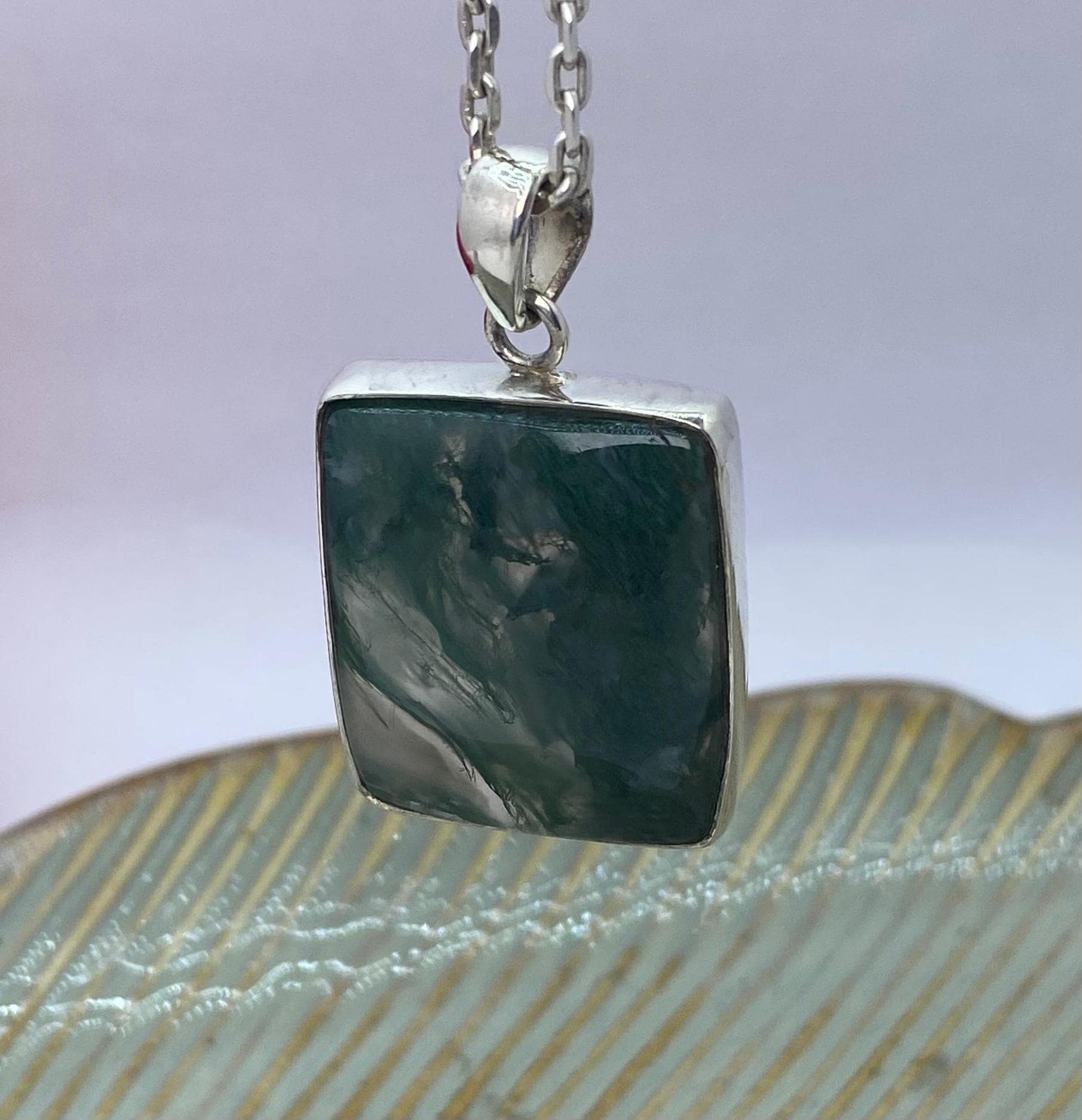 Natürliche Moos Achat Anhänger Sterling Silber Perfekte Geschenk Für Sie Grüner Schmuck Statement Halskette Rechteck Moosachat von Gemsstudiobysunvesta