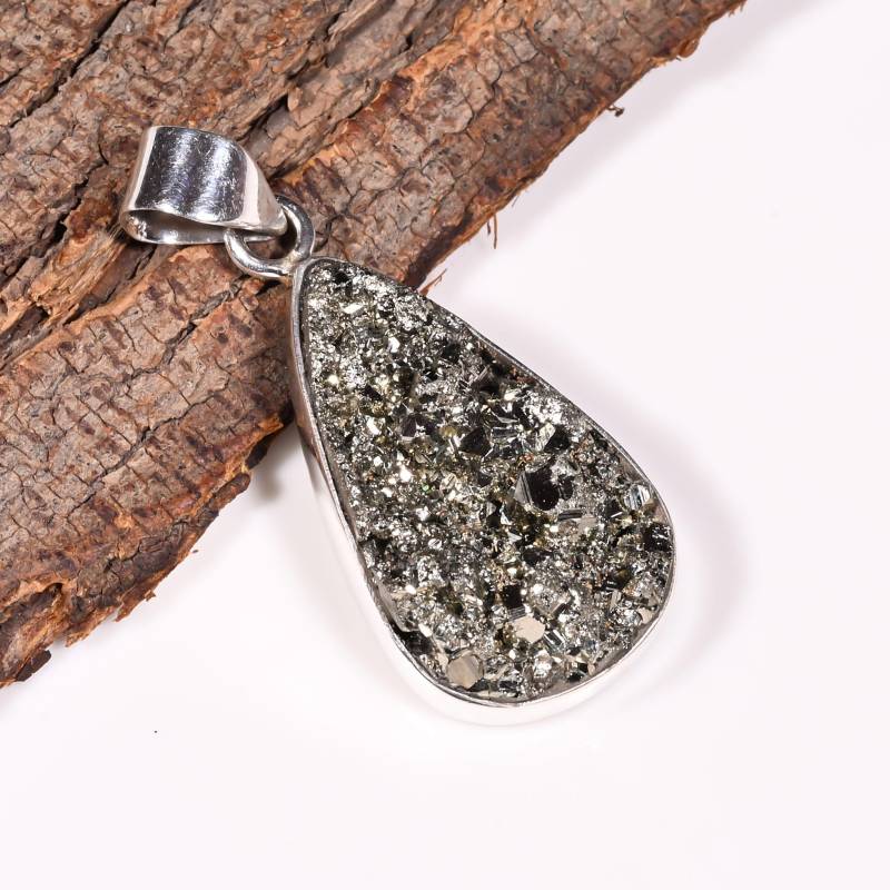 Pyrit Anhänger Druzy Edelstein Silber Frauen Zierliche Halskette Handgemachte Schmuck Geburtstag Geschenk Für Sie von Gemsstudiobysunvesta