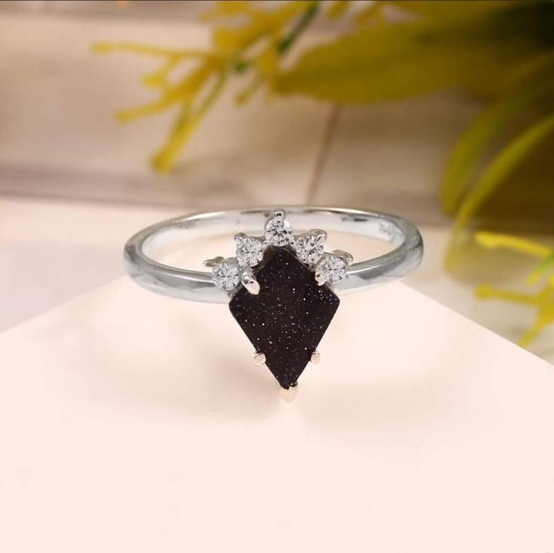 Blauer Sandstein Ring Kite Form Geschenk Für Frau Verlobungsring Ehering Statement Sie Frauen Mädchen von Gemsstudiobysunvesta