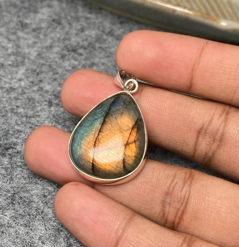 Teardrop Labradorit Anhänger Natürliche Feuer Halskette 925 Sterling Silber Blau Blitz Schmuck Geschenk Für Sie von Gemsstudiobysunvesta