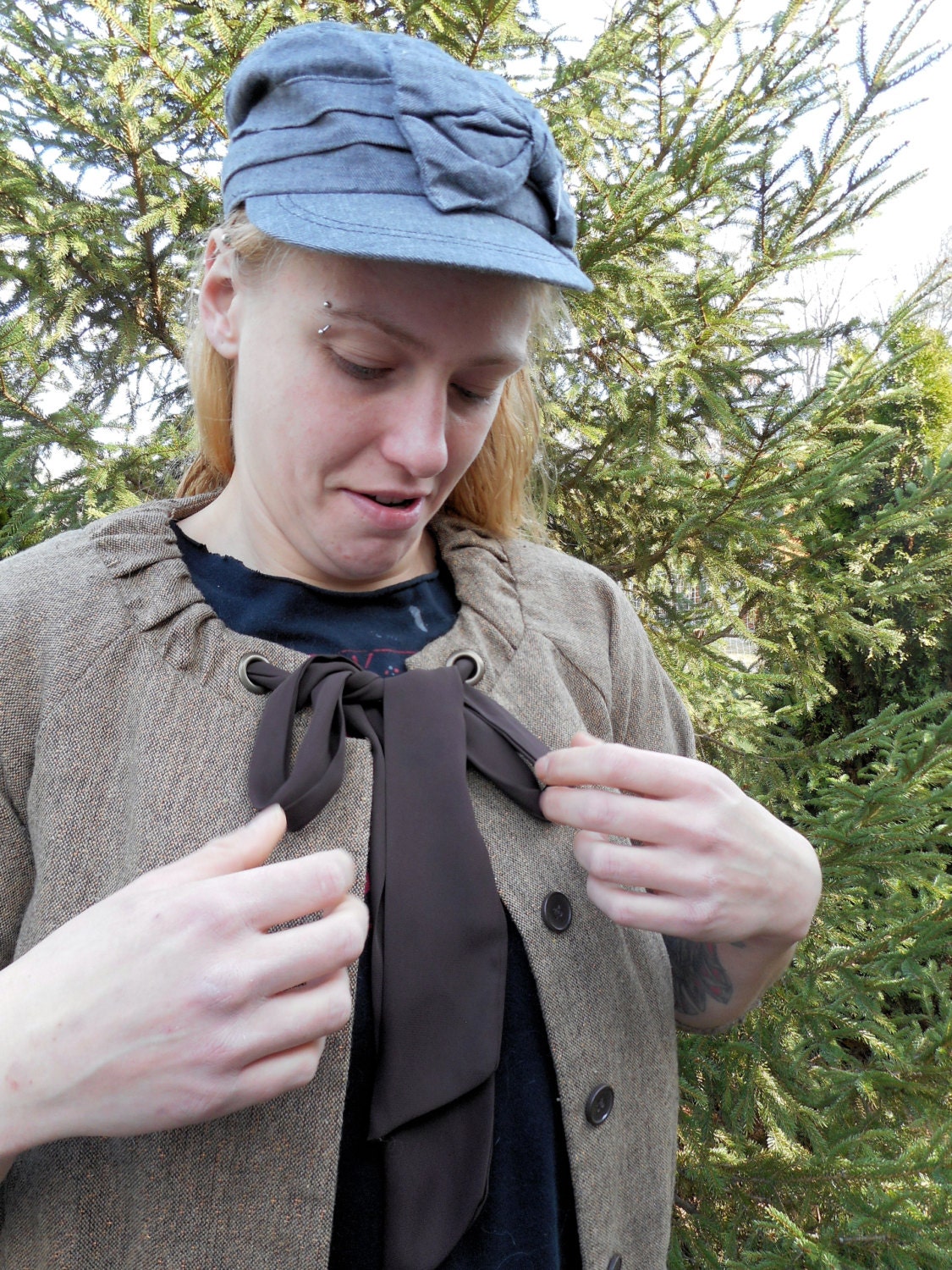 Frühlingsjacke/Schöne Vintage 3/4 Ärmel Braune Jacke Mit Braunen Schleife Verschluss Und Geknöpft Front, Bis Zu 36 Inch Brustweite von GemstoneAndVintage