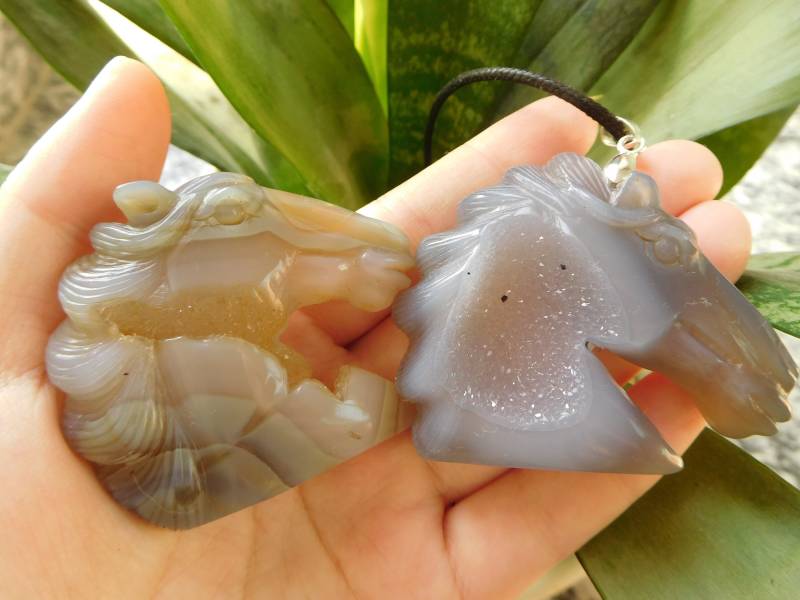 Geode Achat Pferd. Kristall Schnitzen. Pferd Anhänger. Stein Bastelpferd. Natürlicher Edelstein Handwerk. Pferdehandwerk von GemstoneConcept
