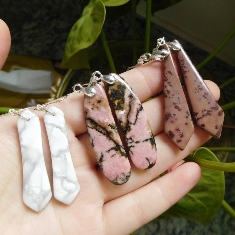 Howlith Ohrringe. Weiße Rhodonit Howlith-Paare. Chohua Jaspis Silberohrringe. Boho Ohrringe von GemstoneConcept
