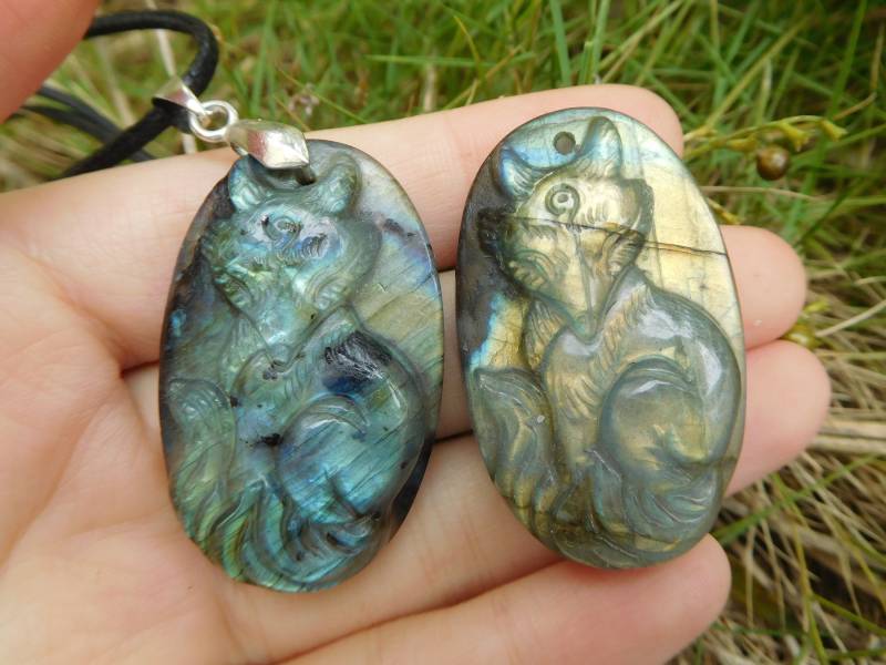 Labradorit Fuchs. Geschnitzter Fuchs Anhänger. Schmuck. Halskette. Schnitzerei. Edelstein Geschenk von GemstoneConcept