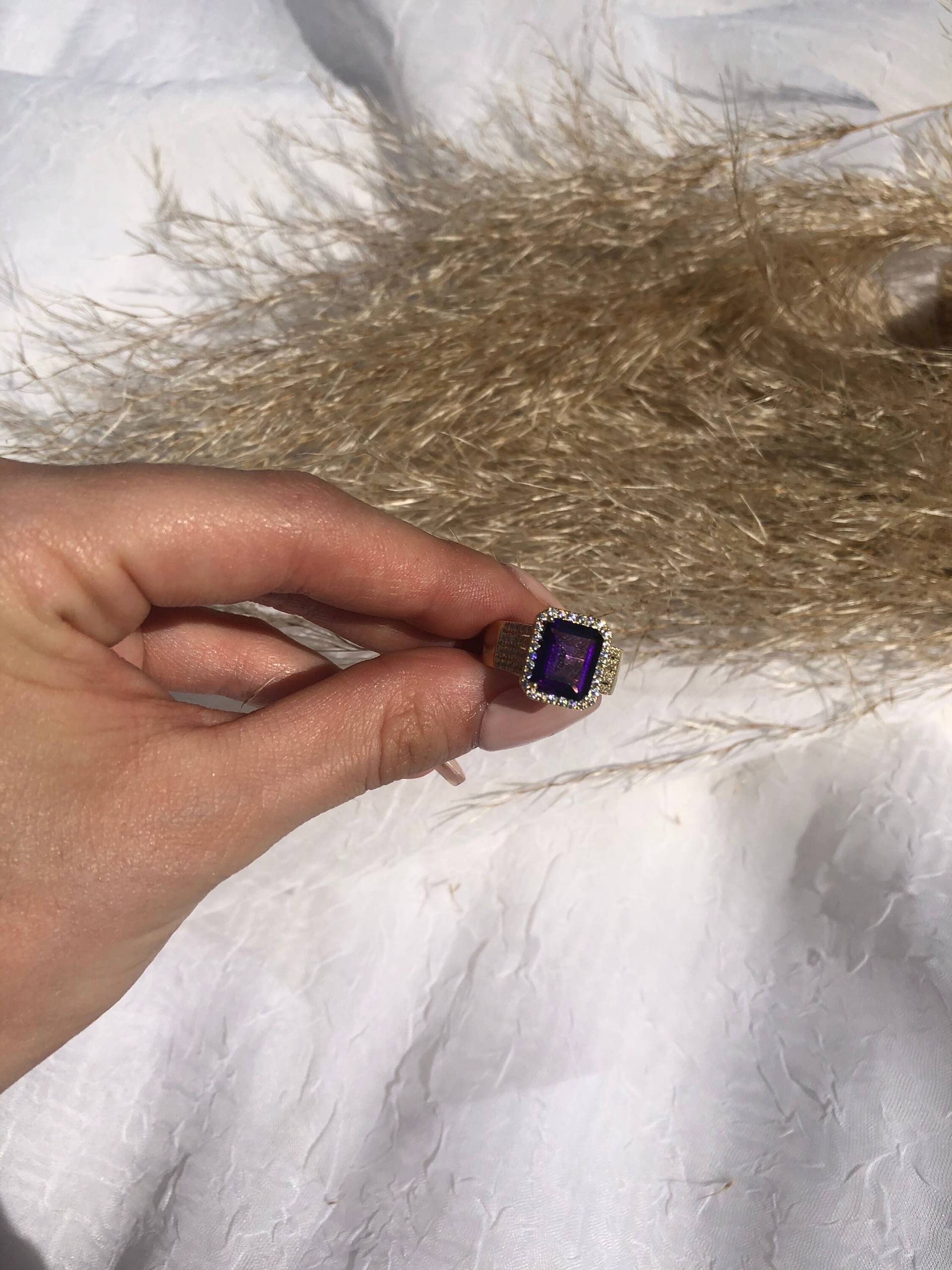 Großer Edelsteinring, Amethyst Und Diamant Goldring, Birthstone Ring Februar, Ring, Schmuck Geschenk Für Frau Großer Edelsteinring, Amethyst Und Diamant Goldring, Birthstone Ring Februar, Ring, Schmuck Geschenk Für Frau von GemstoneKingdomUSA