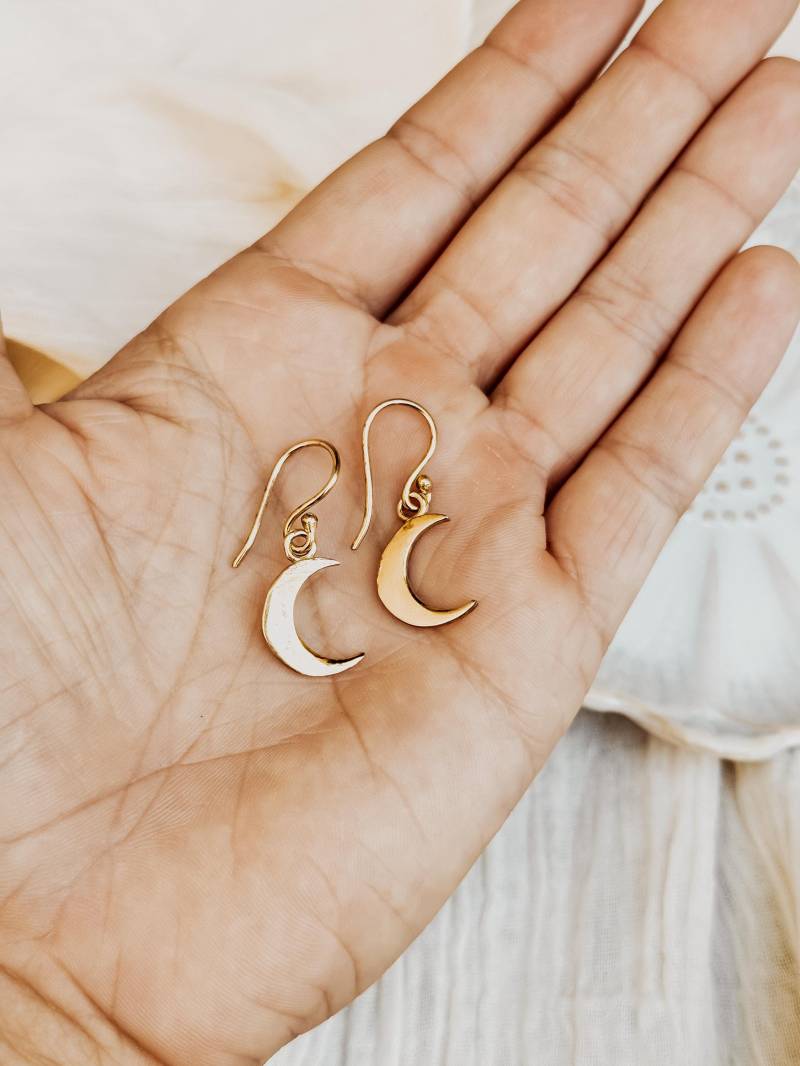 Mystic Halfmoon Ohrringe I Frauenkreis Mondschmuck Mond Magie Schmuck Mondanhänger Für Hexen Boho Gemstone.journey von GemstonejourneyShop