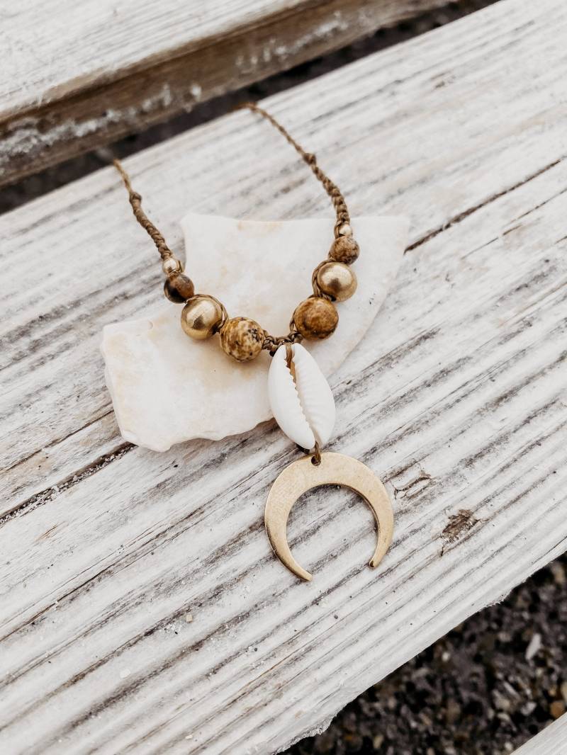 Sea Moon Halskette I Edle Jaspis Kette Messing Anhänger Edlestein Spiritueller Schmuck Makramee Weihnachten Gemstonejourneyshop von GemstonejourneyShop