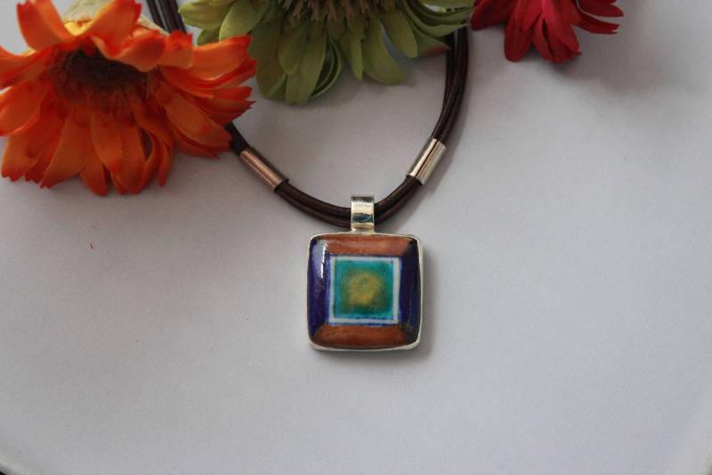 Handgefertigter Oval Anhänger in Sterling Silber Gefasst von GemtasticUK