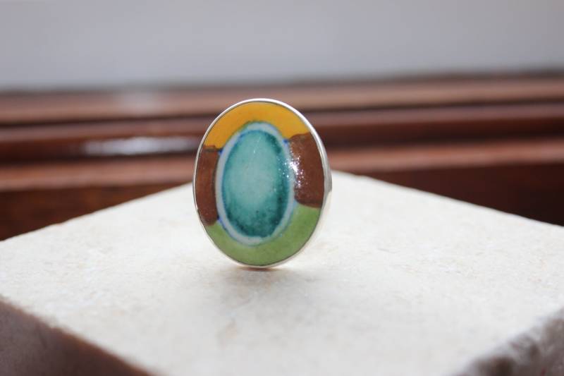 Handgefertigter Ring Aus Keramik in Sterling Silber von GemtasticUK