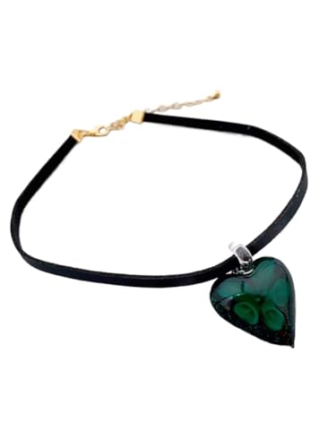 Eine einfache Lederkette und ein Anhänger in Herzform, Einheitsgröße, Achat von Generic