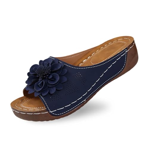2026 Stilvolle Damen-Slipper mit offenem Zehenbereich Keilabsatz, Lederoberteil Blumenmuster sind Bequeme Schuhe mit Temperament Schuhe Damen Geschlossen (Navy, 40) von Generisch