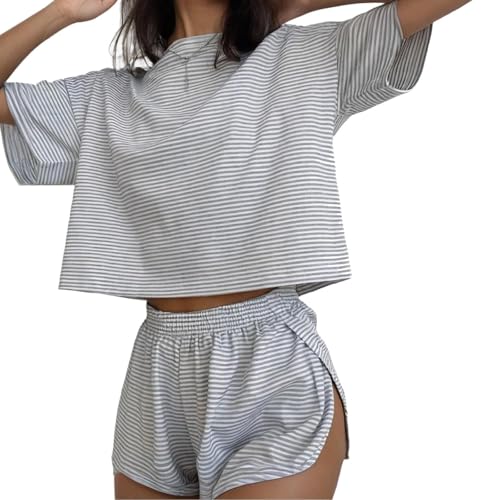 Zalora Essentials Pyjama, 2-teilige Loungewear mit geteilten Shorts, Set aus T-Shirt mit Rundhalsausschnitt und kurzen Ärmeln mit Streifenmuster und seitlich geteilten Shorts (Light Gray,S) von Generisch