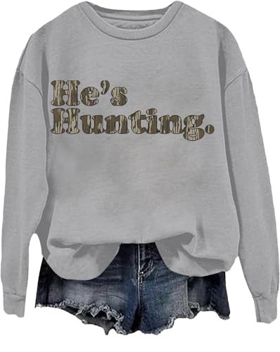 He's Hunting Sweatshirt, Hes Hunting Sweatshirt, He is Hunting Sweatshirt, He's Hunting Langarm-Shirt, grau, XL He's Hunting Sweatshirt, Hes Hunting Sweatshirt, He is Hunting Sweatshirt, He's Hunting Langarm-Shirt, grau, XL von Generisch