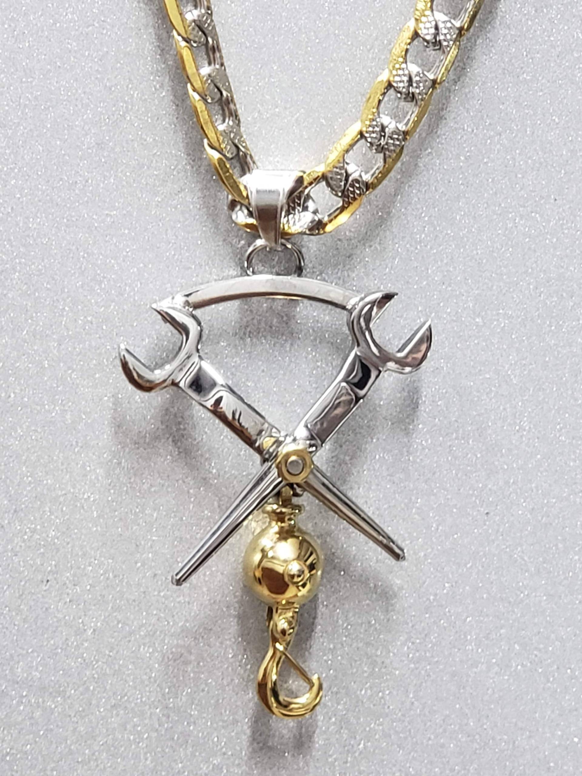 Eisenarbeiter Anhänger Mit Kette Eisenarbeiter Anhänger Mit Kette von GenesisJllc