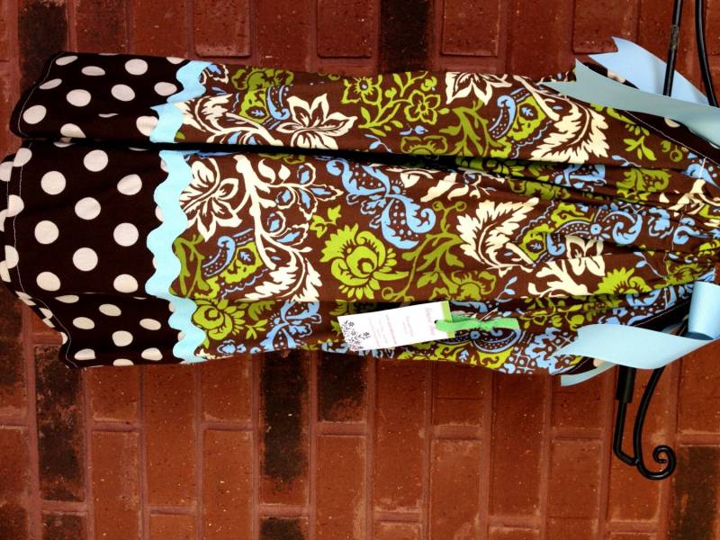 Abstand Ooak Größe 3T Braun Und Blau Floral Dots Kissenbezug Kleid von GenevaDiva