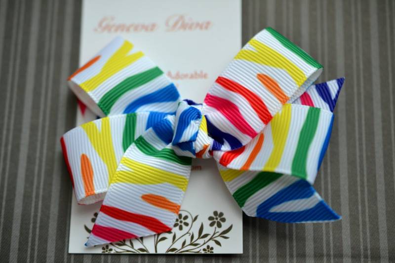 C3 - Regenbogen Zebra Streifen Classic Diva Schleife von GenevaDiva