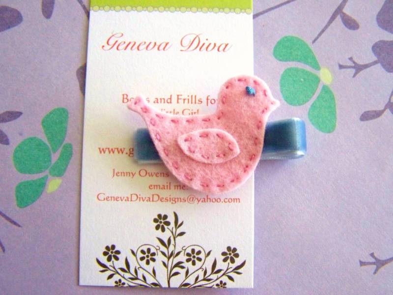M1 - Pink Vögelchen Filz-Haarspange von GenevaDiva