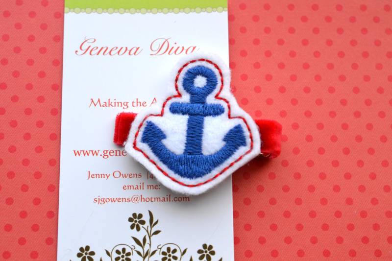 M2 - Anker Entfernt....bestickter Filz-Haarclip von GenevaDiva