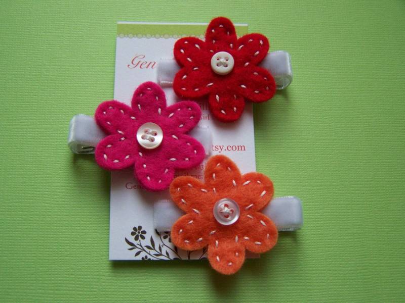 N13 - Set Mit 3 Handgenähten Filzblumen-Haarspangen von GenevaDiva