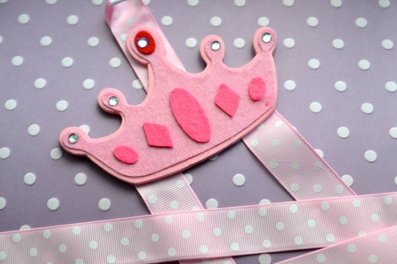 Pink Princess Crown Doppelstrang-Bogenhalter von GenevaDiva