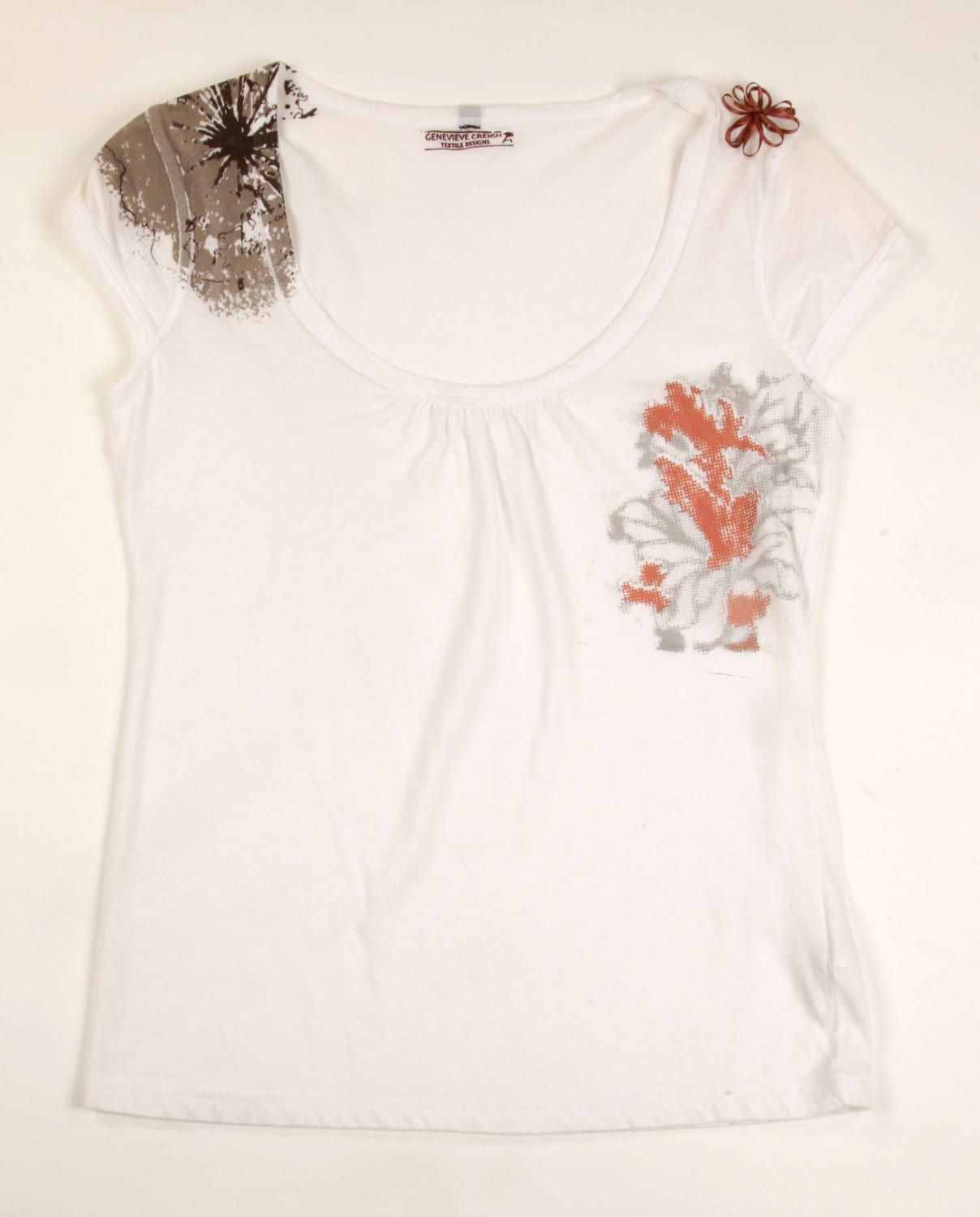 Weiße Scotton T-Shirt Mit Blattdruck Weiße Scotton T-Shirt Mit Blattdruck von GenevieveCreigh
