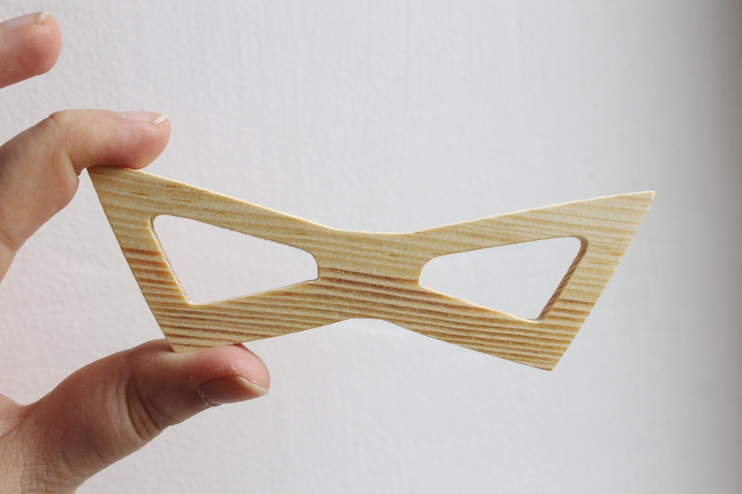 Unfertige Holzfliege - Natürlich Umweltfreundlich Kiefernholz Maske Unfertige Holzfliege - Natürlich Umweltfreundlich Kiefernholz Maske von GeniusesOfWood