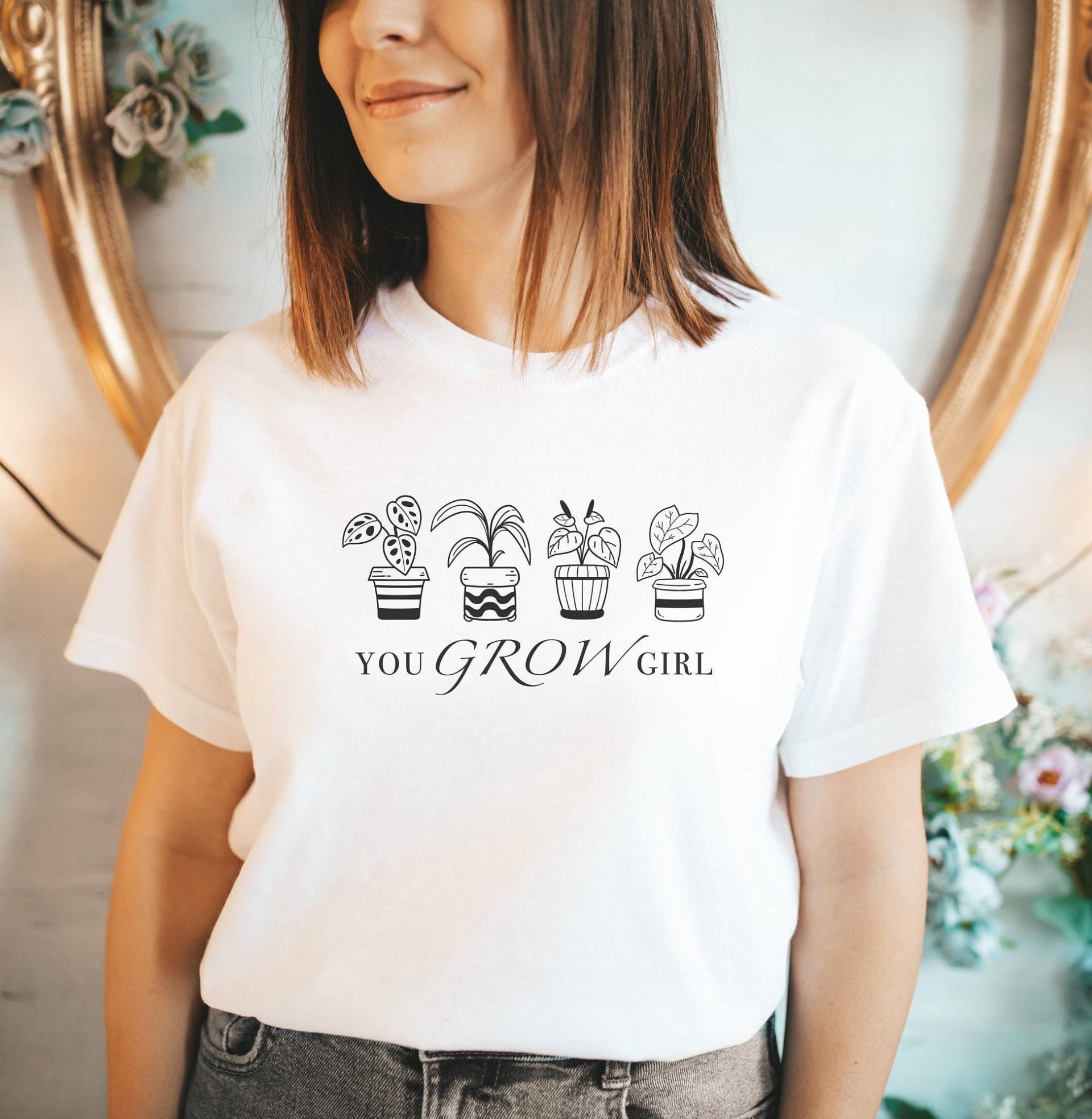Sie Wachsen Mädchen, Pflanzenmutter, Pflanzen-T-Shirt, Garten-T-Shirt, Pflanzenliebhaber-Shirt, Lustiges Gartengeschenk, Pflanzen-Dame von GentleBearCo