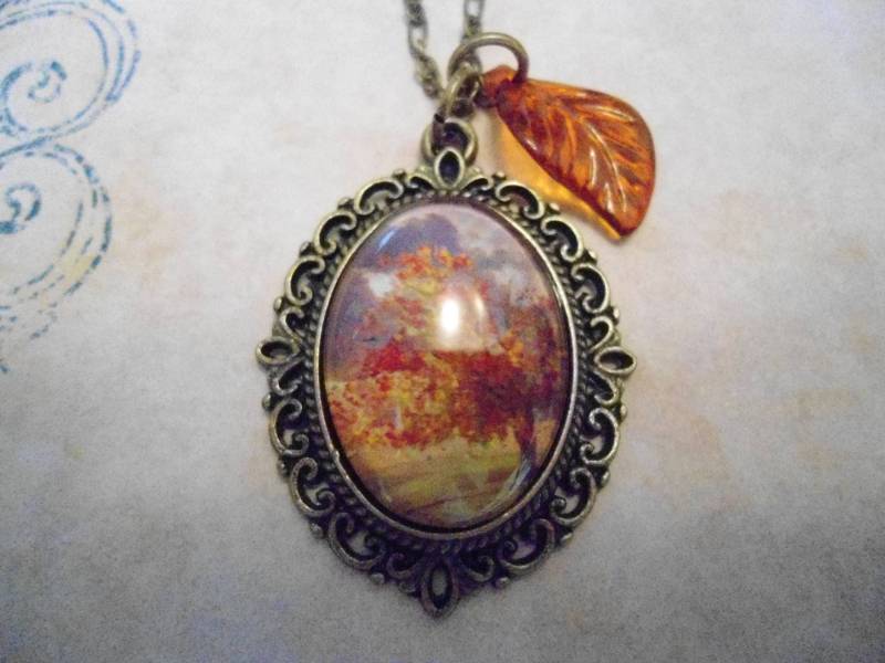Antike Messing Glaskuppel Herbst Blätter Charme Halskette Mit Nickelfreien Und Bleifreien Metallteilen Antike Messing Glaskuppel Herbst Blätter Charme Halskette Mit Nickelfreien Und Bleifreien Metallteilen von GentleHeartJewelry