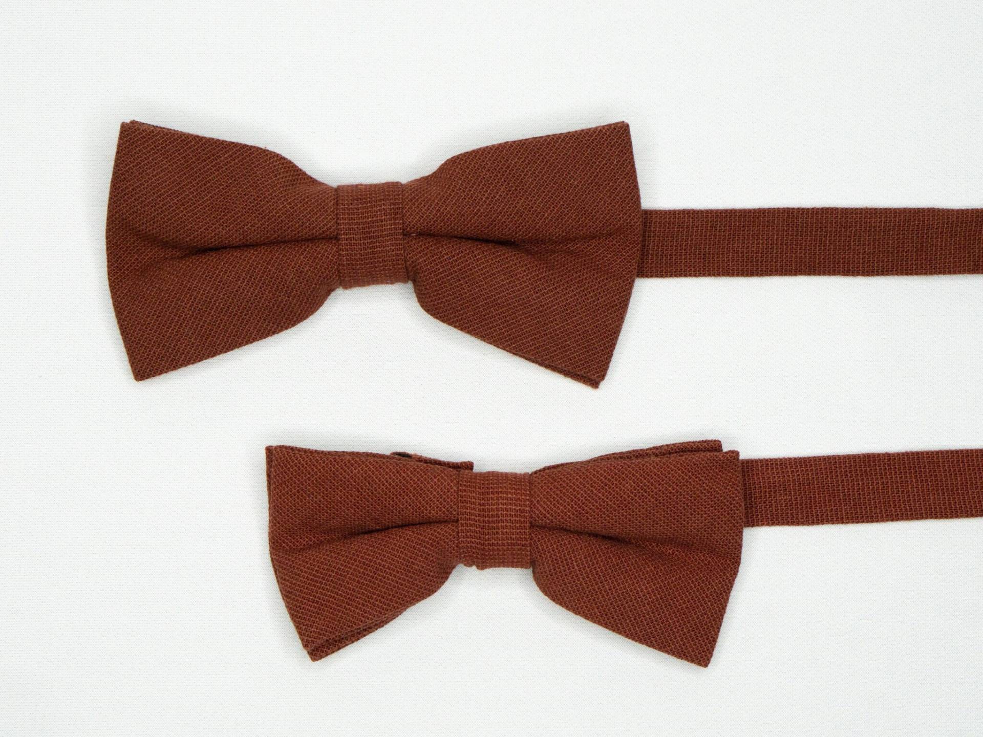Rustikale Rote Fliege Rost Vater Sohn Gebrannt Orange Baumwolle Papa Kid Terracotta Set Für Passende Fliege Rustikale Rote Fliege Rost Vater Sohn Gebrannt Orange Baumwolle Papa Kid Terracotta Set Für Passende Fliege von GentlemensEra