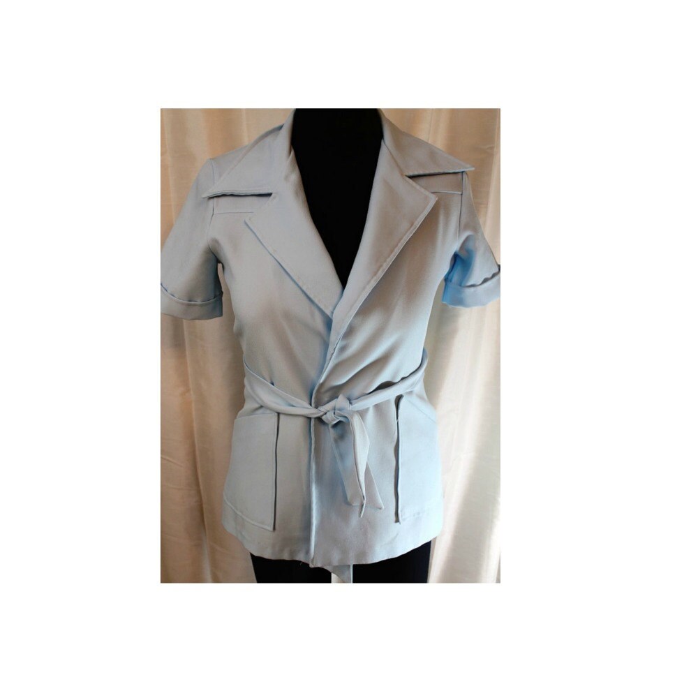 Vintage 1960Er Jahre Hellblau Polyester Kurzarm Wickelkrawatten Hemd Klein/Mittel Brady Look von GenuineSoulVintage