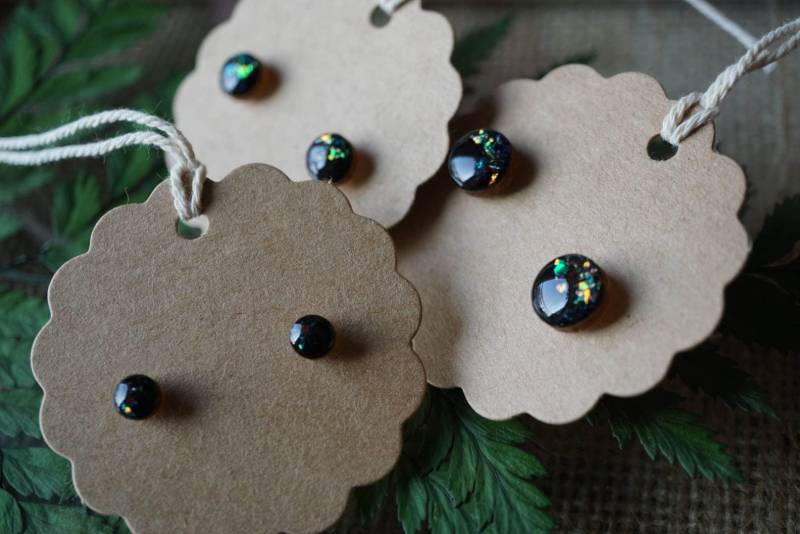 1x Paar Hypoallergene Holzohrstecker Mit Opaleffekt - Resin/Kunstharz Kunststoff- Oder Edelstahlstecker von GeoJewelryBySilvi