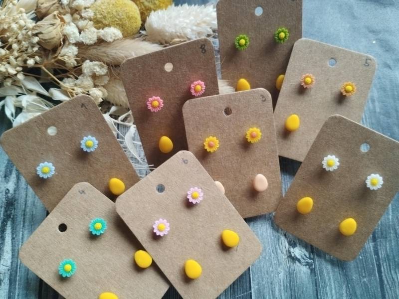 2Er Set Frühlingshafte Ohrringe Der Kollektion "Daisy" Aus Polymerton/-Clay Und Kunststoff, Hypoallergen Ohne Metalle, Handmade & Diy von GeoJewelryBySilvi