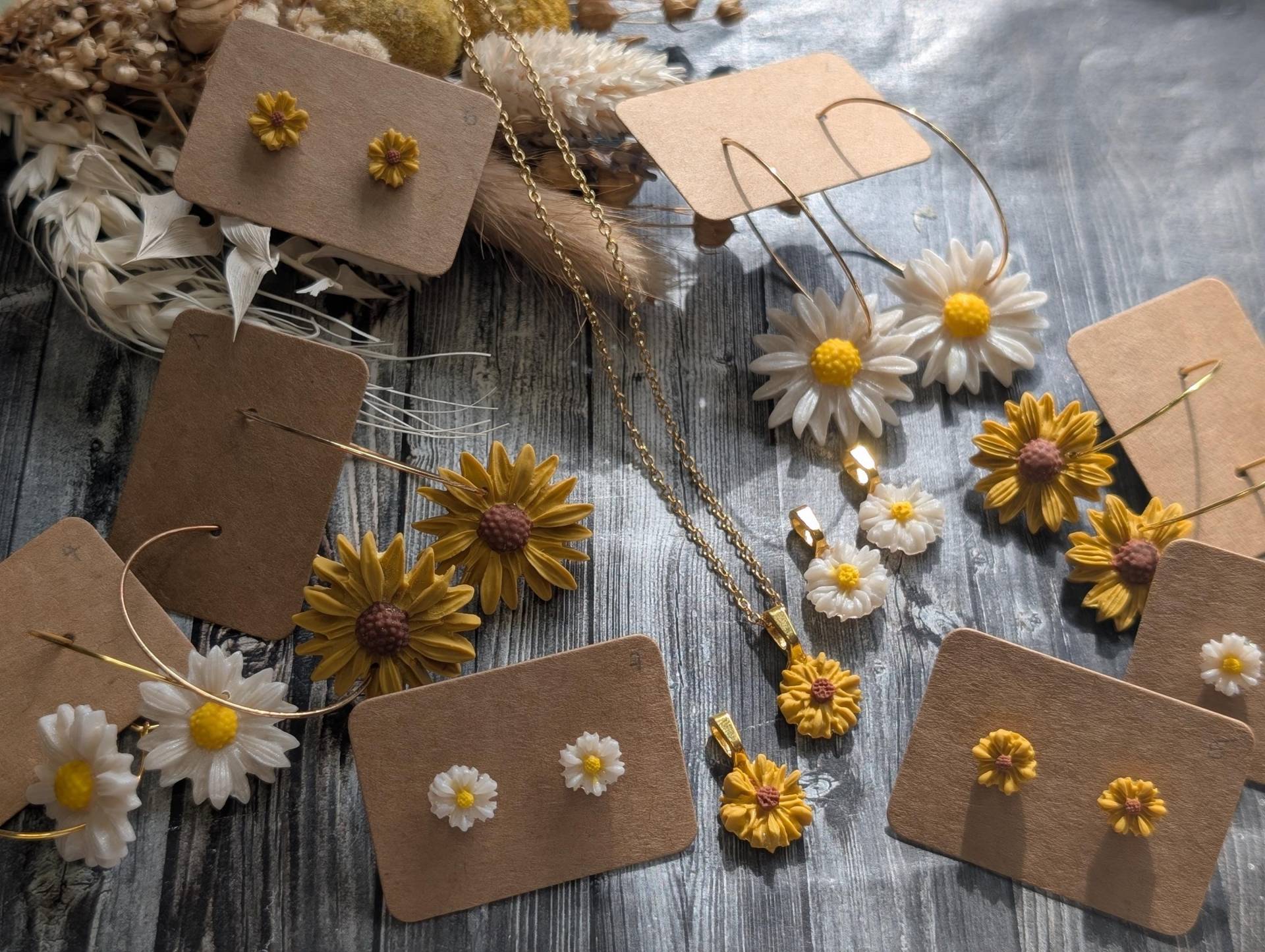 Ohrringe Und Kette Mit Anhänger Der Kollektion "Flower" Aus Polymerton/-Clay, Kunstharz Edelstahl, Handmade & Diy von GeoJewelryBySilvi