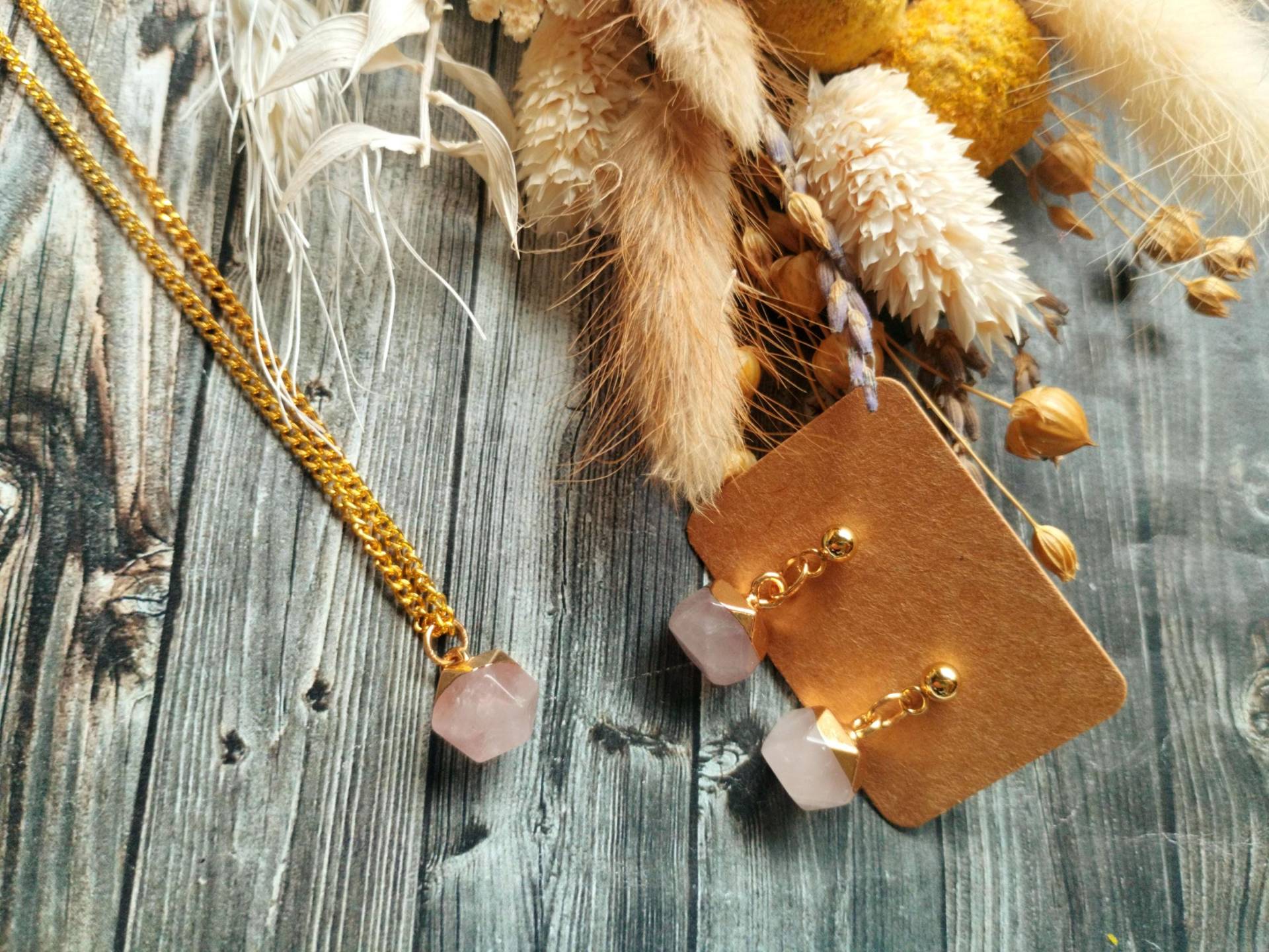 Schmuckset Aus Rosenquarz - Handmade Unikat von GeoJewelryBySilvi