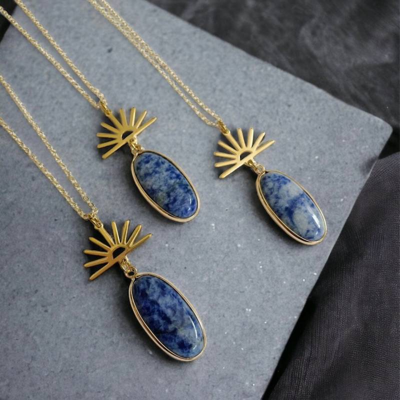 Harlow Kette ~ Sodalith Vergoldete Messing Sonnenstrahlen Oval Blauer Edelstein Minimal Anhänger Geburtstags Geschenk von GeoMetricGem