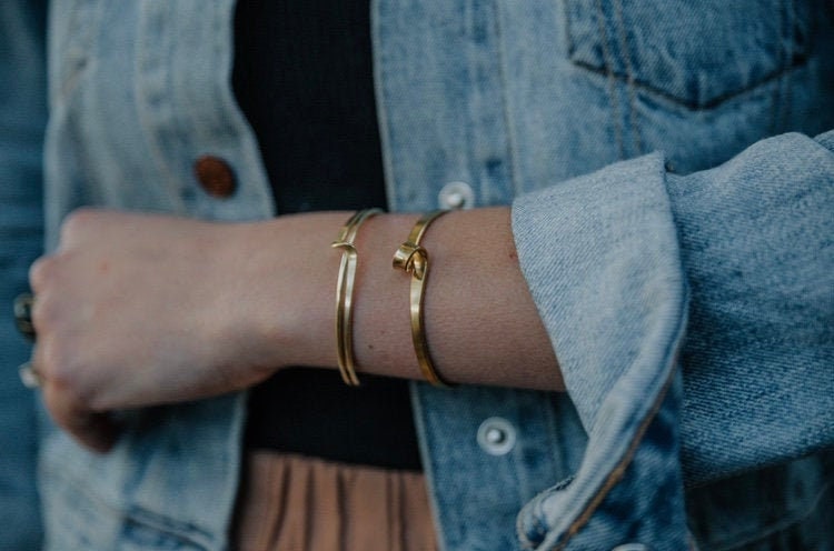 Loop Cuff ~ Messing Armband Einfache Boho Armreif Goldfarbe Einzigartig Handgemacht in Philadelphia Minimal Geometrisch Gb106 Loop Cuff ~ Messing Armband Einfache Boho Armreif Goldfarbe Einzigartig Handgemacht in Philadelphia Minimal Geometrisch Gb106 von GeoMetricGem